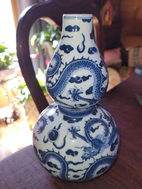 OLD BLUE AND WHITE CHINESE PORCELAIN VASE DOUBLE GOURD